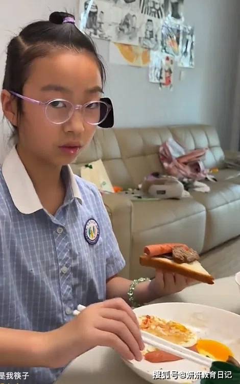 原創“小姐做派！”家長吐槽小學女兒吃早餐方式，隔著螢幕把人氣到了